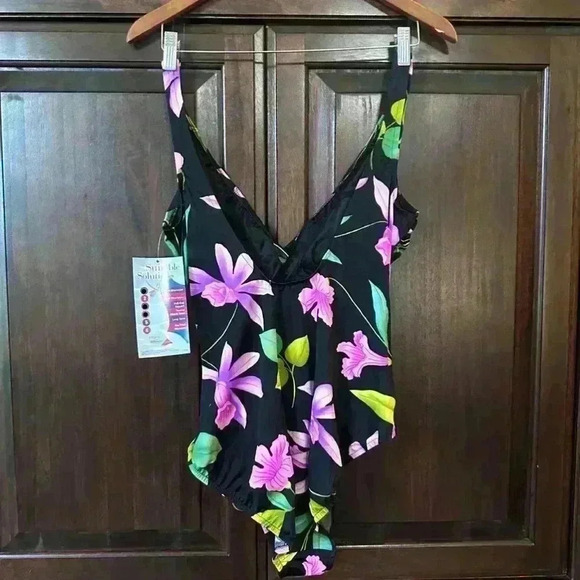 VINTAGE! He Mainstream Swimsuit Size 16 Black Pink Floral - Picture 7 of 10